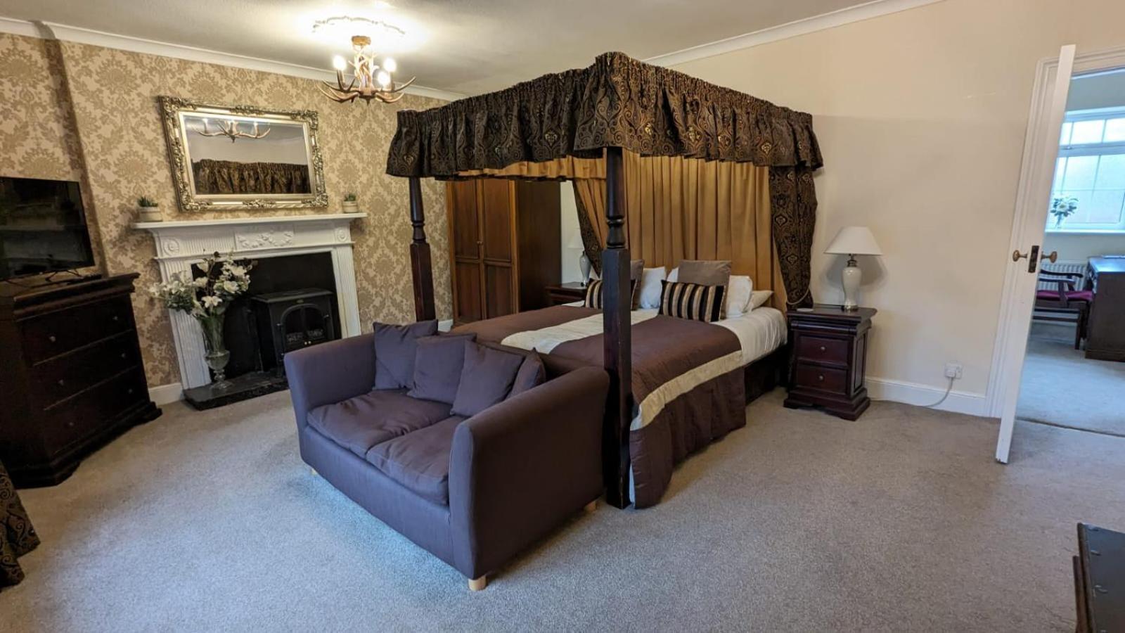 East Ayton Lodge Hotel, Скарборо Экстерьер фото