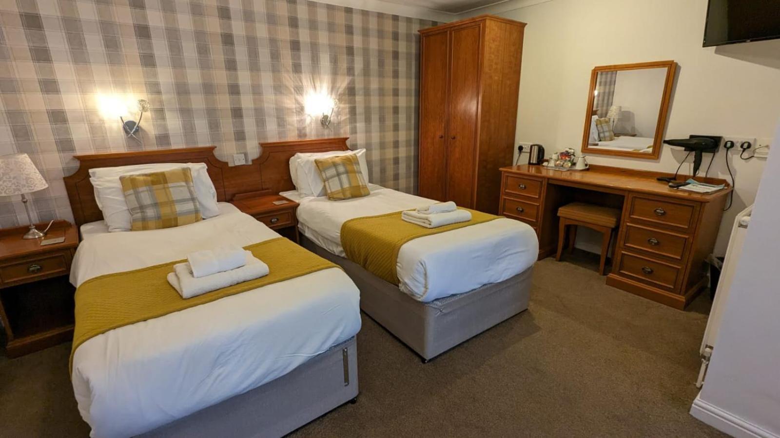 East Ayton Lodge Hotel, Скарборо Экстерьер фото